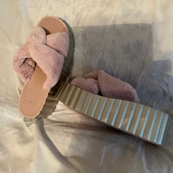 Tory Burch Pink and Gold Platform Sandals - Picture 1 of 8
